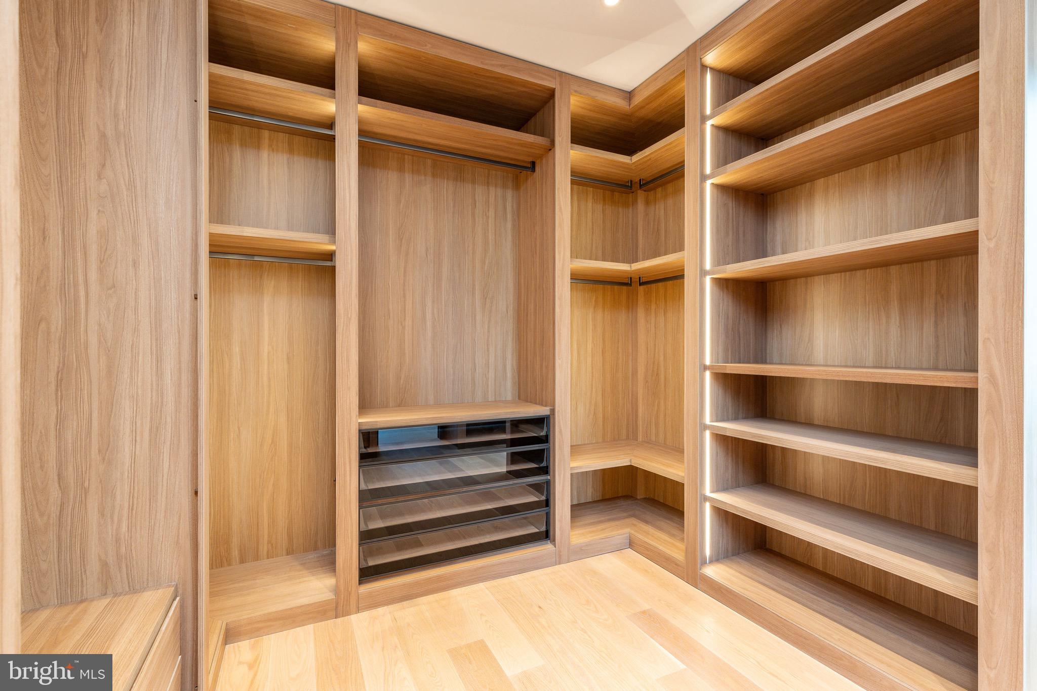 223 S 6th St #701/801