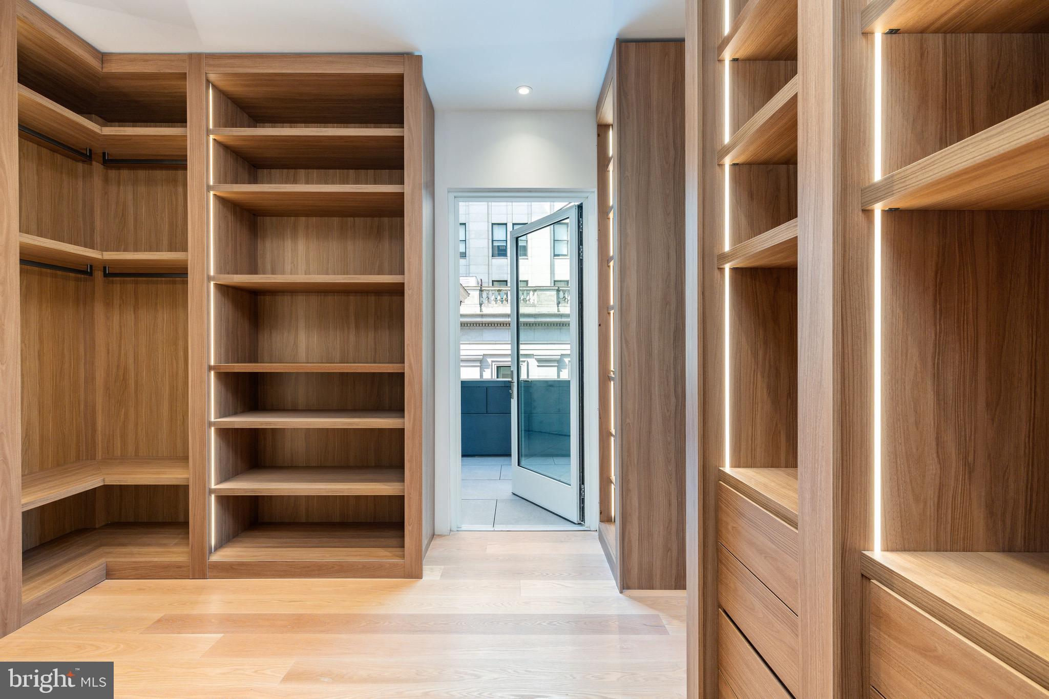 223 S 6th St #701/801