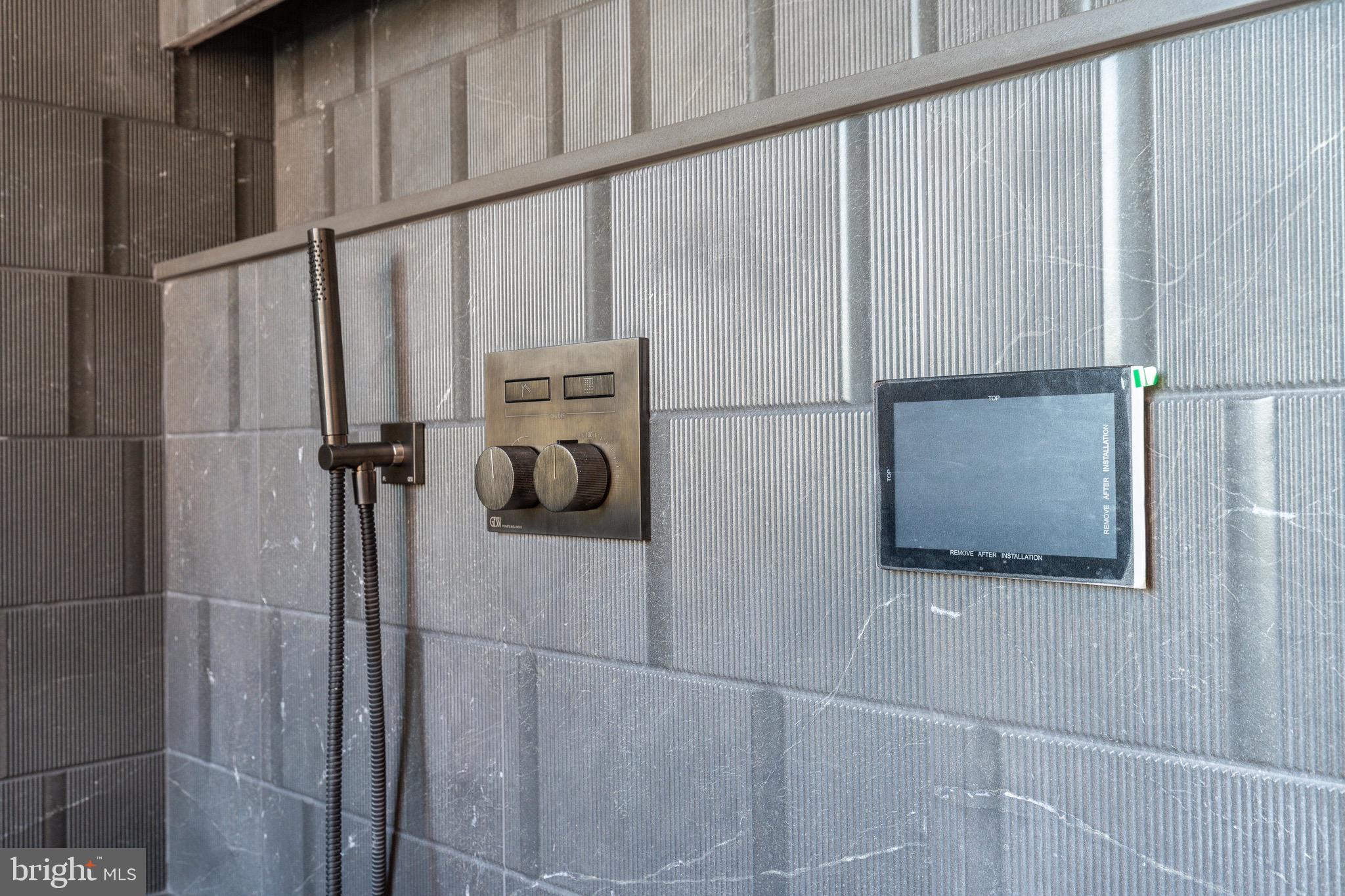 223 S 6th St #701/801