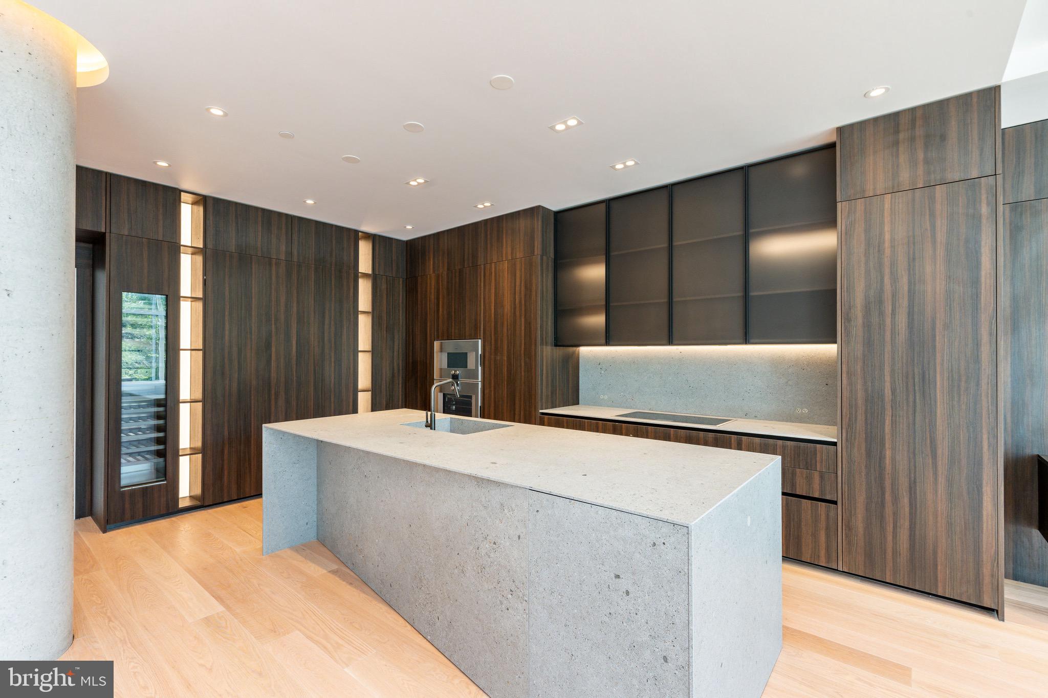 223 S 6th St #701/801