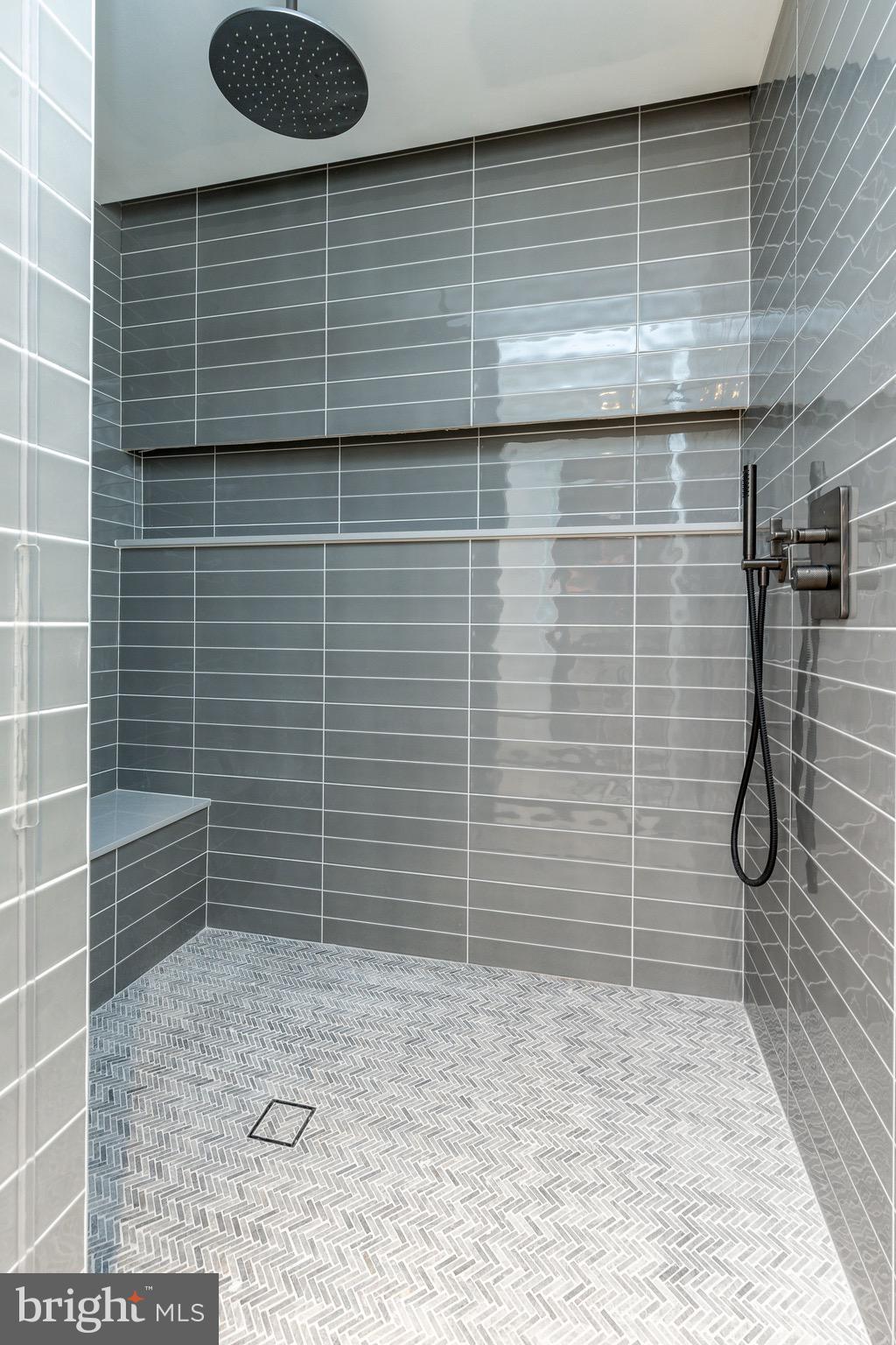 223 S 6th St #701/801