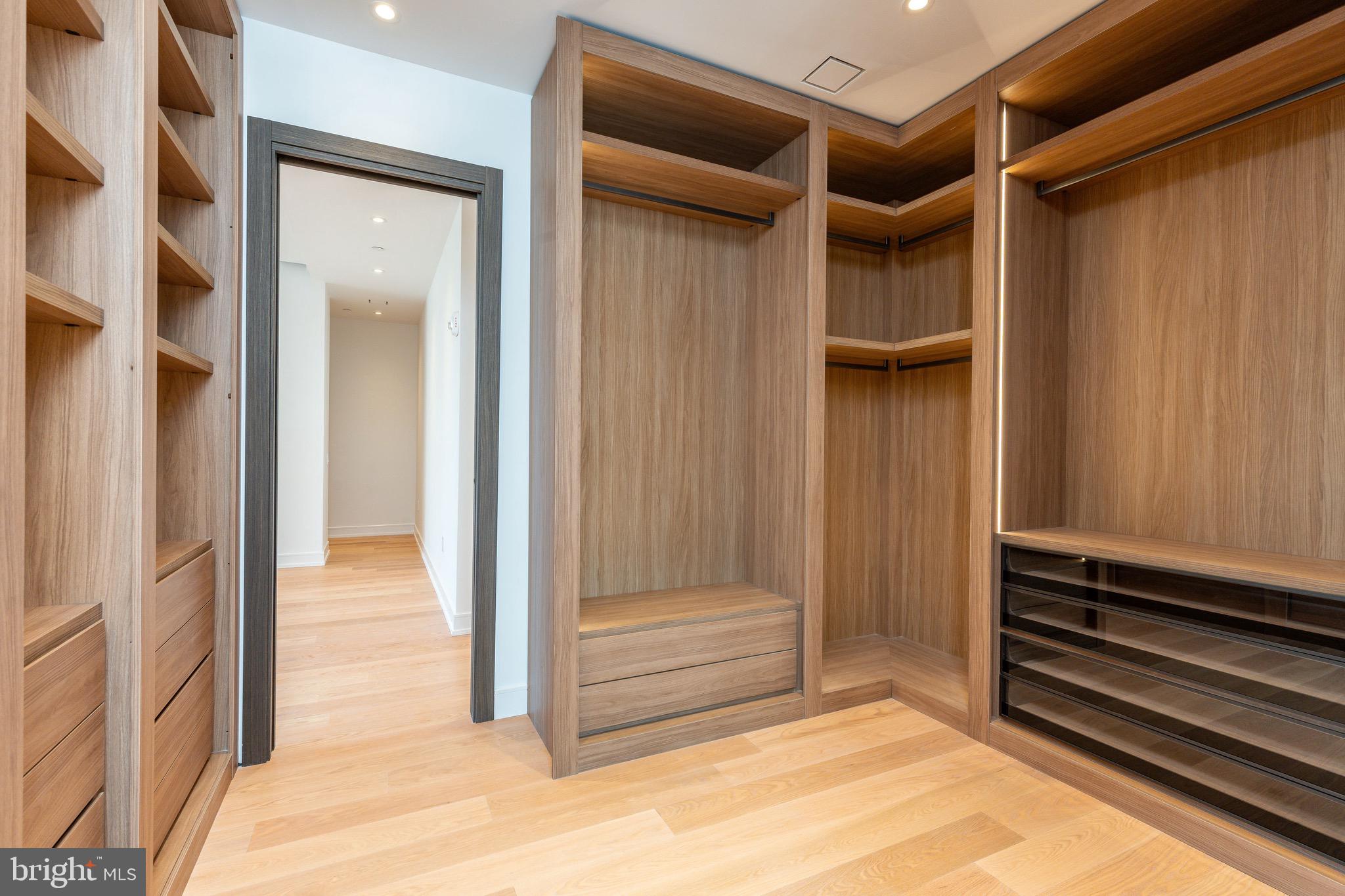 223 S 6th St #701/801