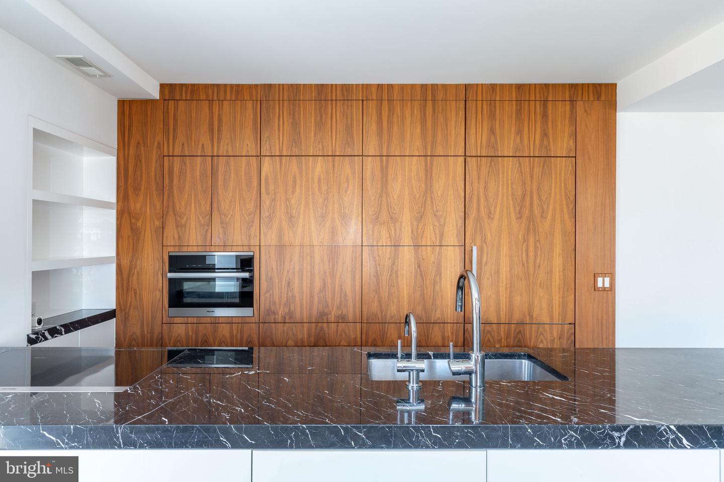 1830 Rittenhouse Sq #17b