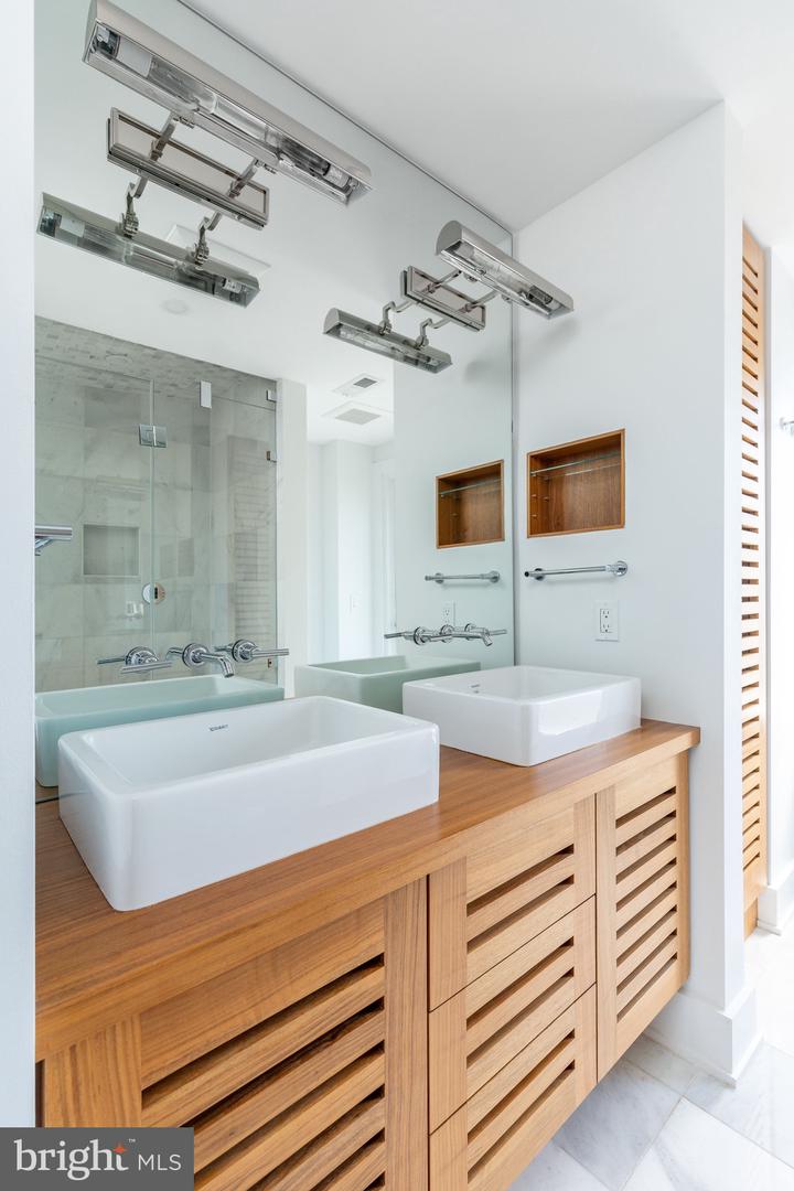 1830 Rittenhouse Sq #17b