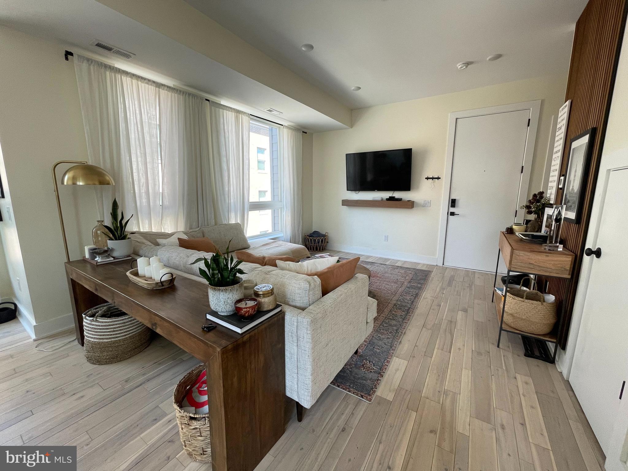 2547 GRAYS FERRY AVE #3