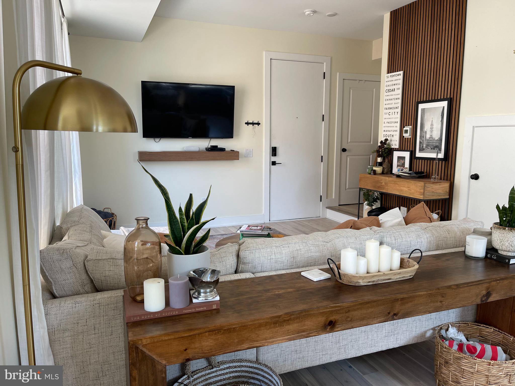 2547 GRAYS FERRY AVE #3