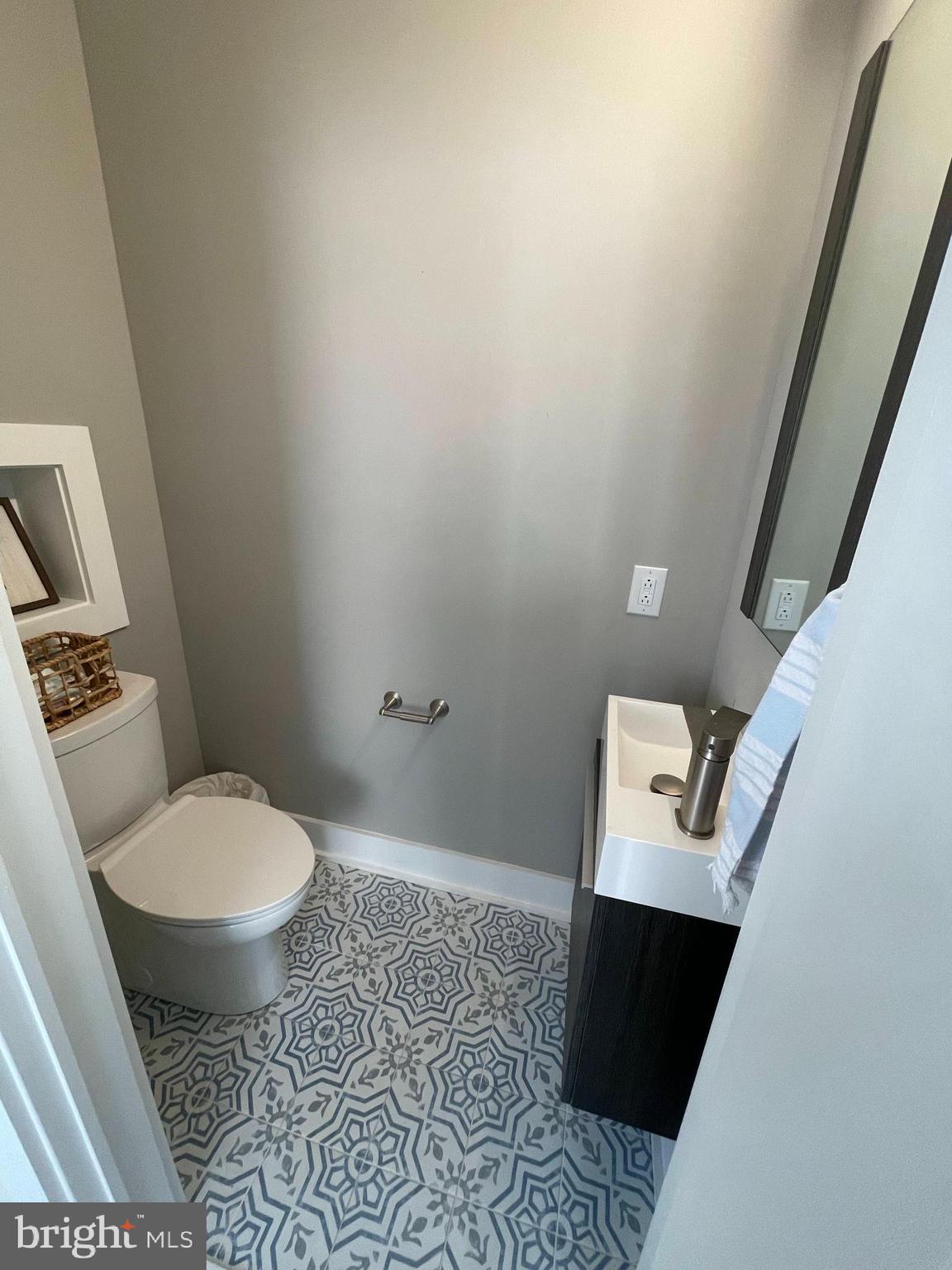 2547 GRAYS FERRY AVE #3