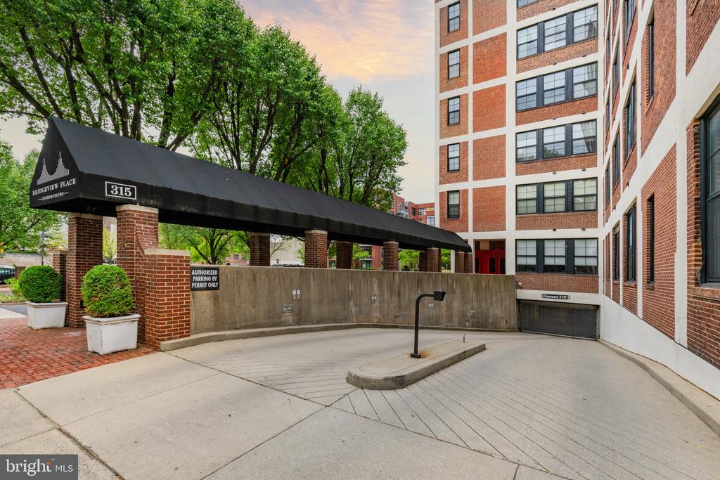 315 New St #611
