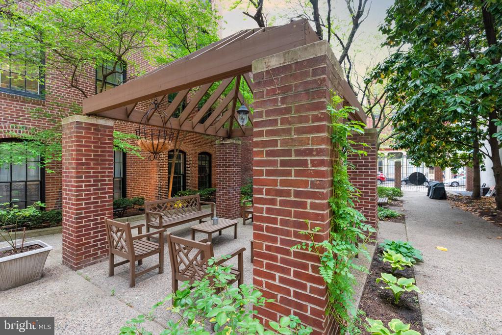 315 New St #611