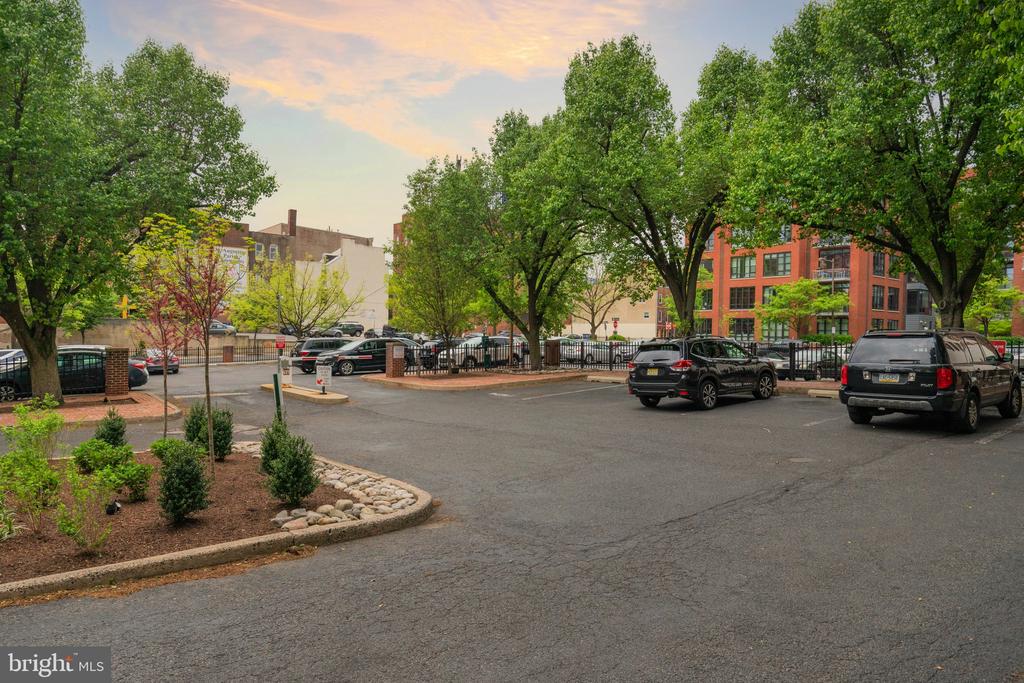 315 New St #611