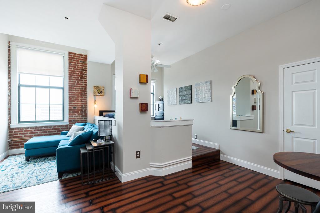 315 New St #611