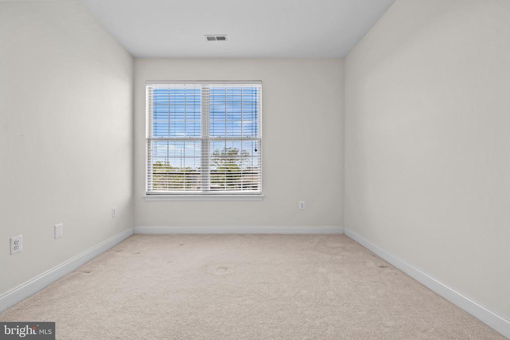 107 Surgeon Generals Ct