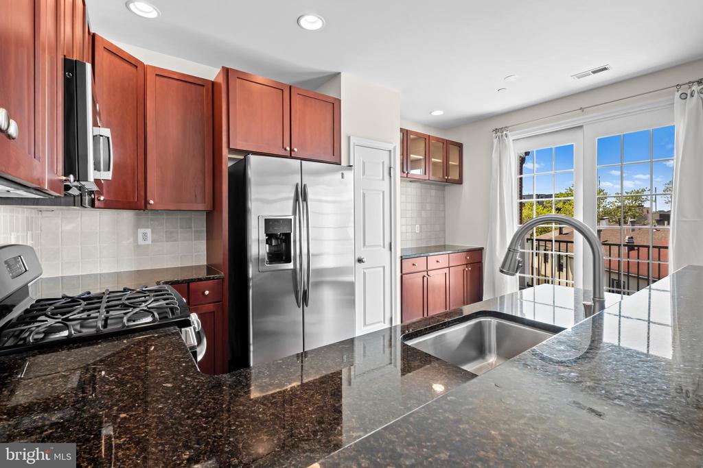 107 Surgeon Generals Ct