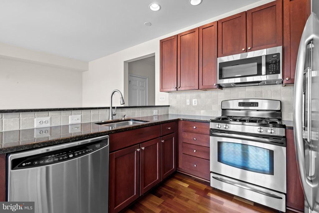 107 Surgeon Generals Ct