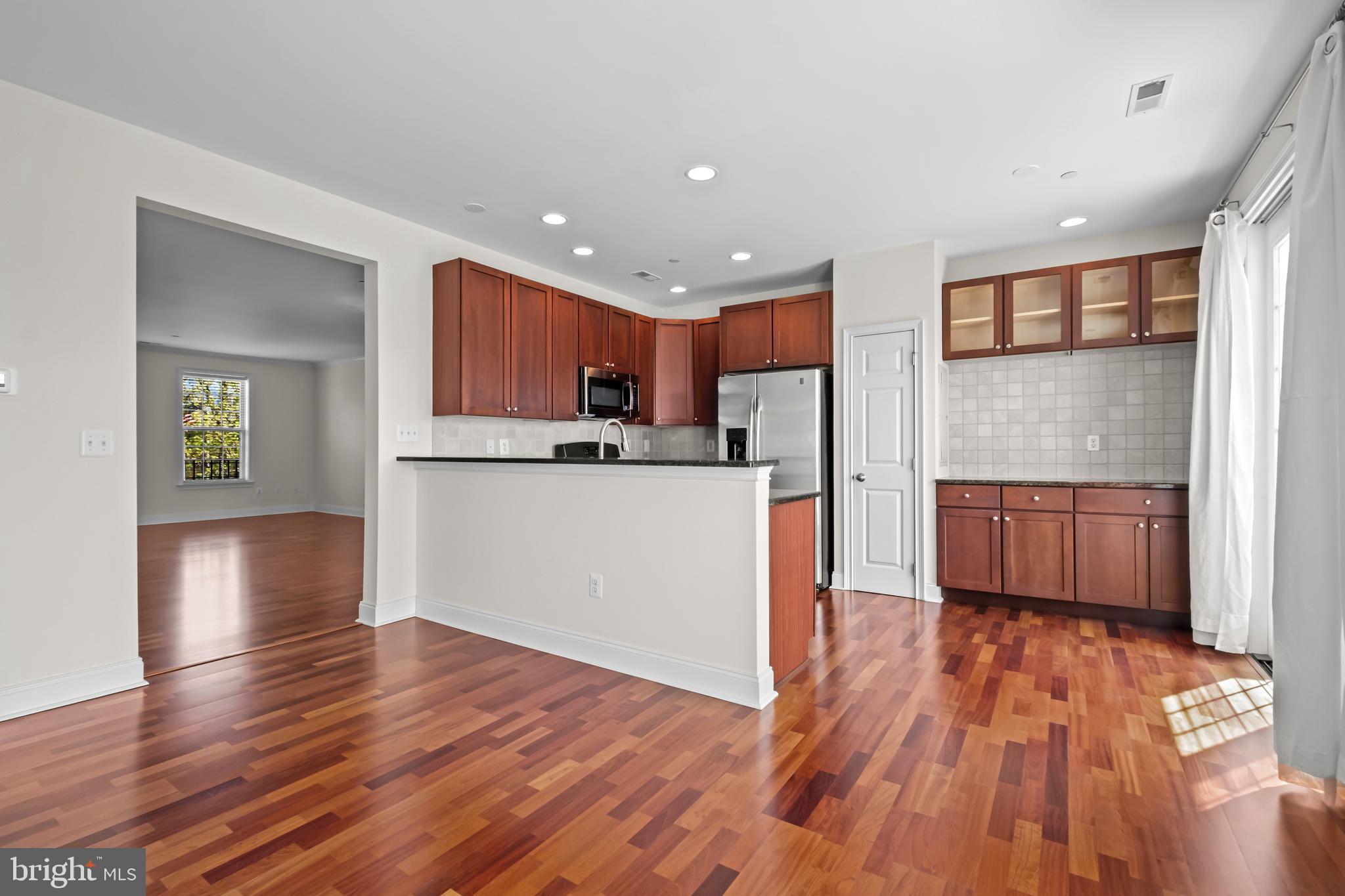 107 Surgeon Generals Ct