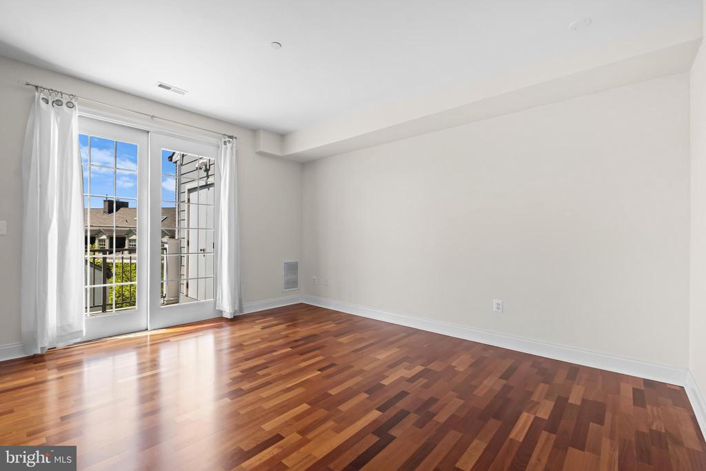 107 Surgeon Generals Ct