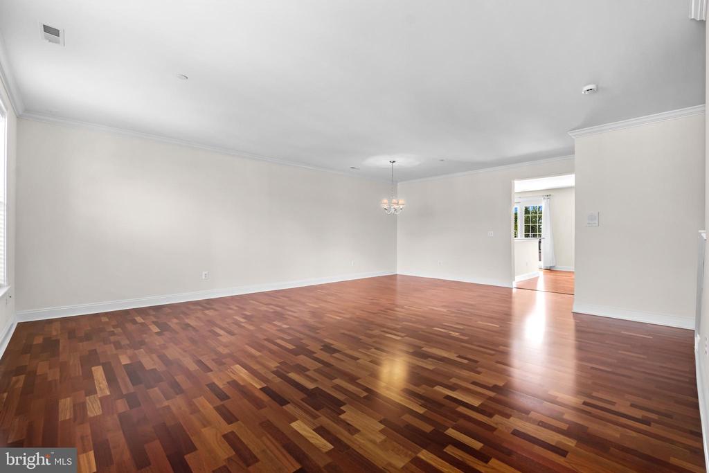 107 Surgeon Generals Ct