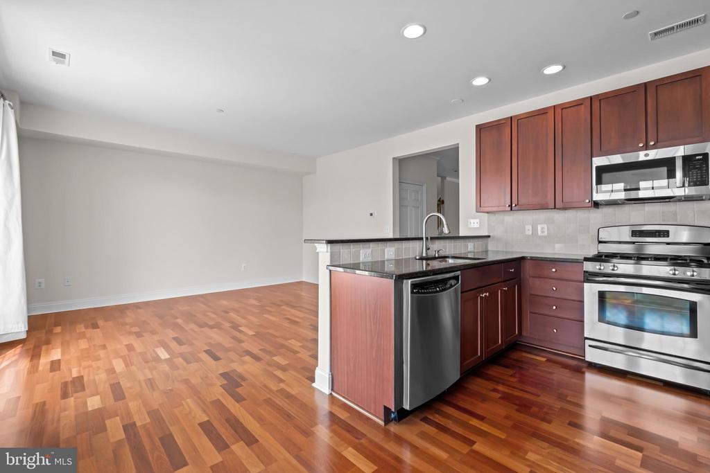 107 Surgeon Generals Ct