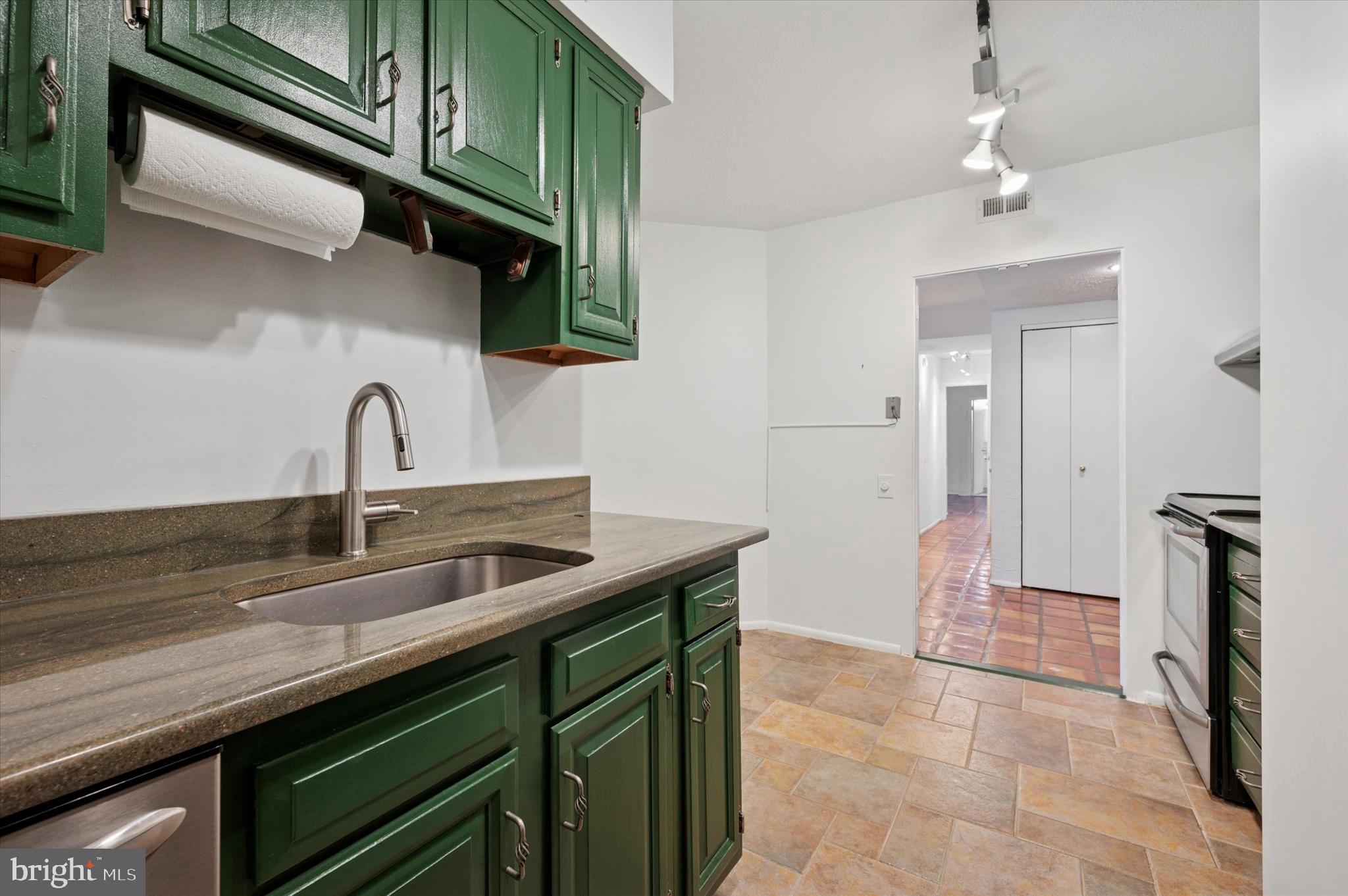 1420 LOCUST STREET 14N