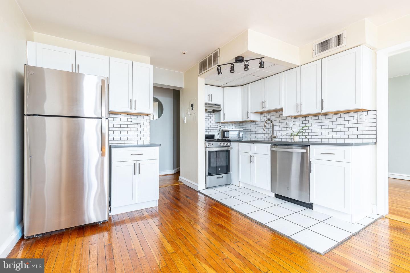2135 Walnut St #803