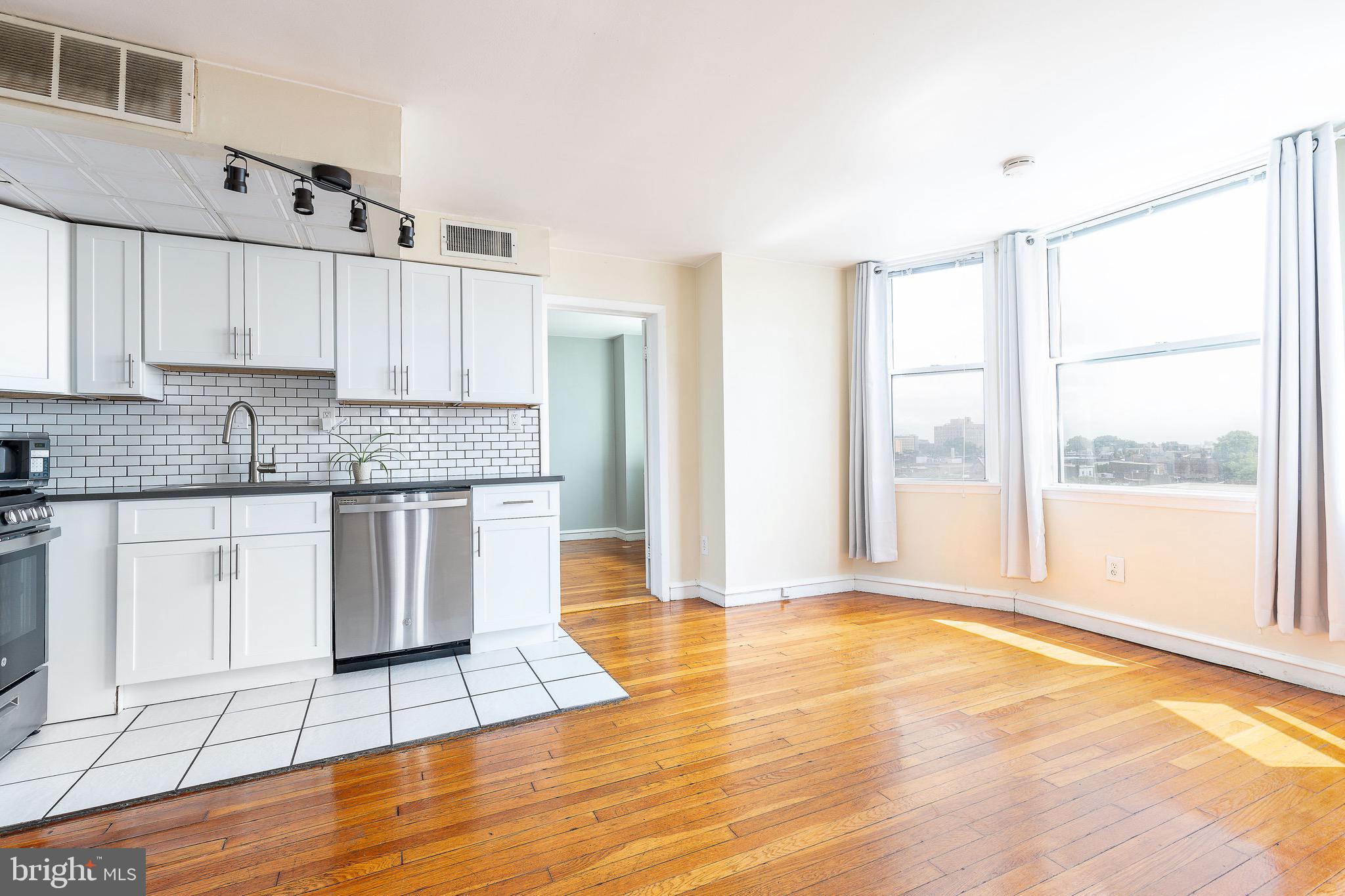 2135 Walnut St #803