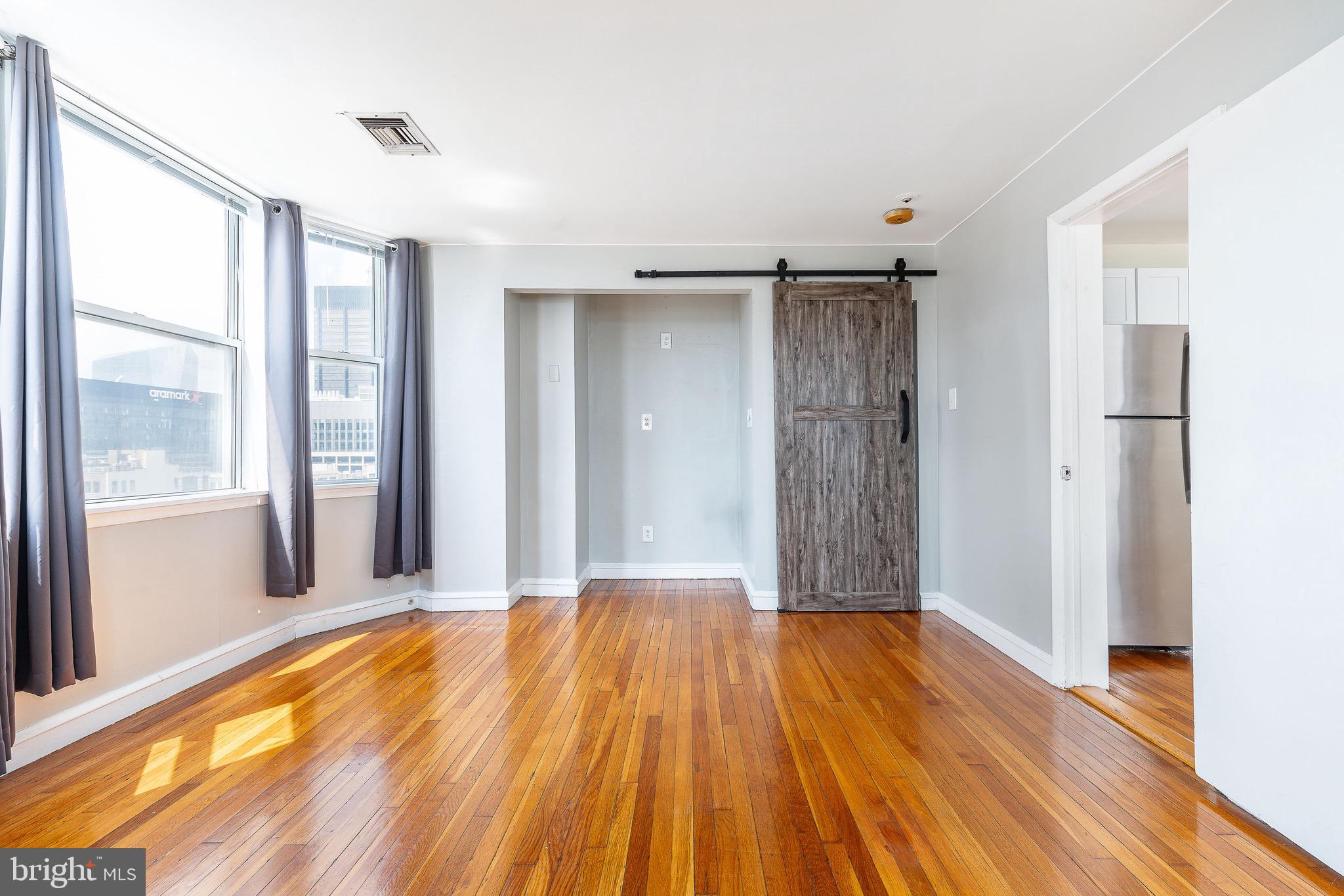 2135 Walnut St #803
