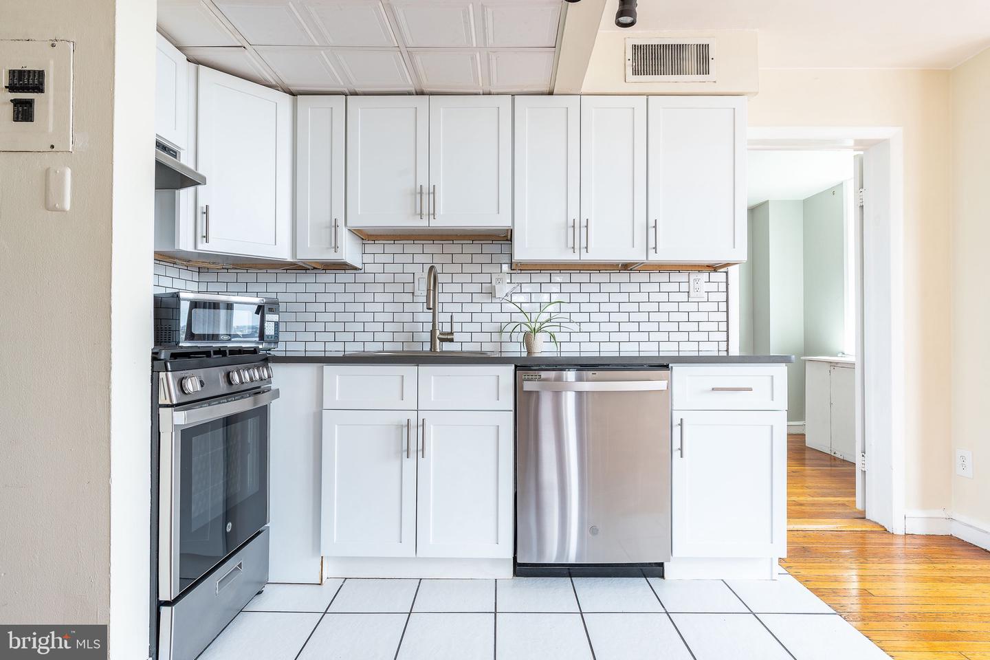 2135 Walnut St #803
