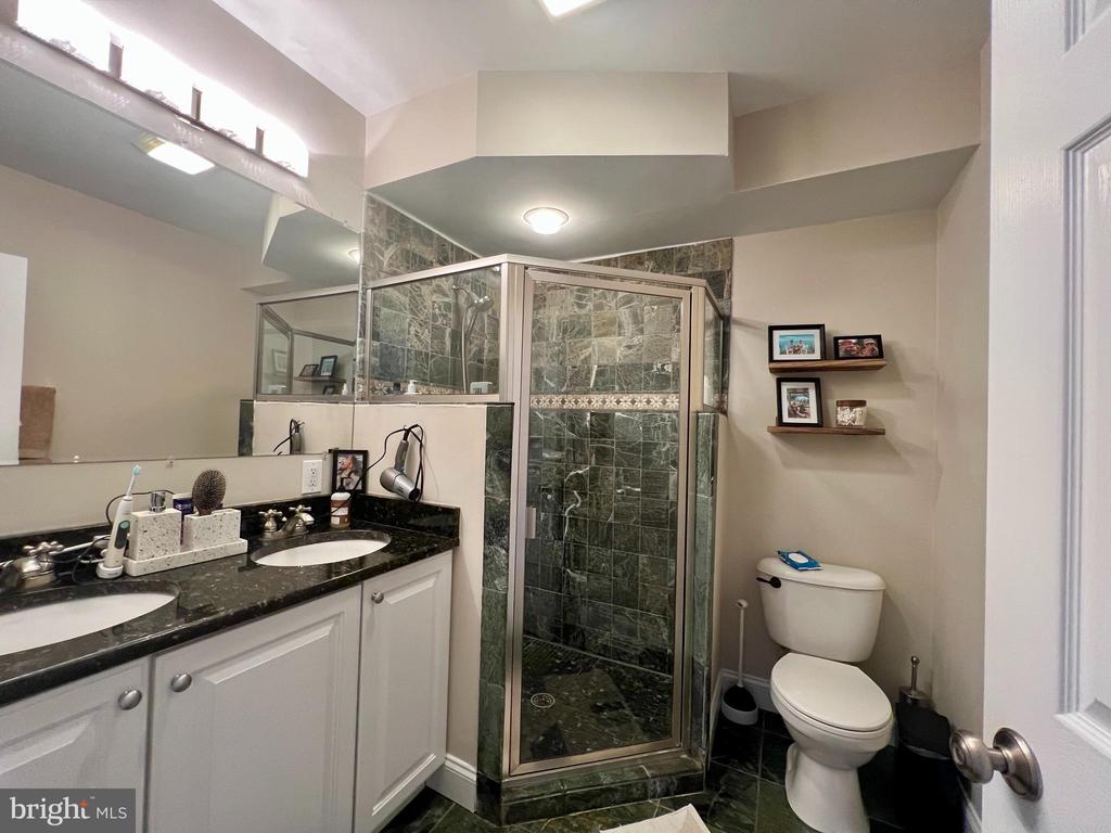 1004 S 19TH ST