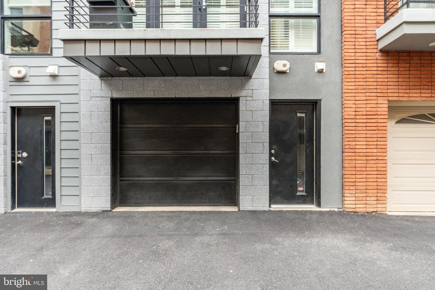850 N 4th St #2