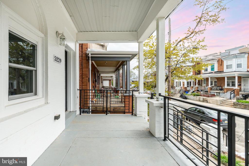 5229 Webster St