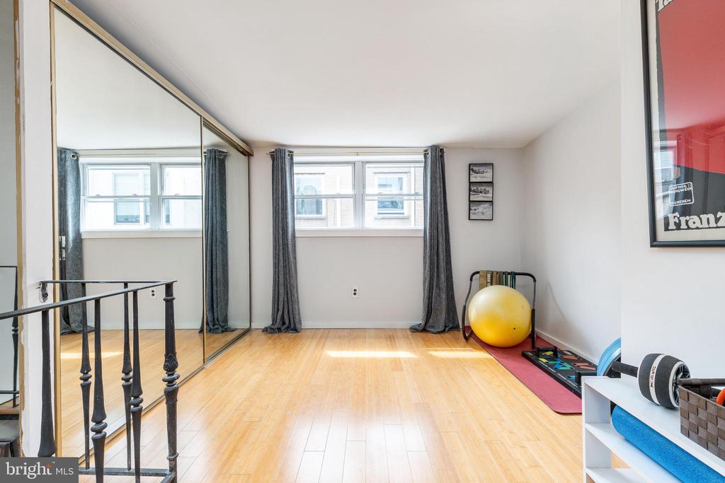 754 S Mildred St