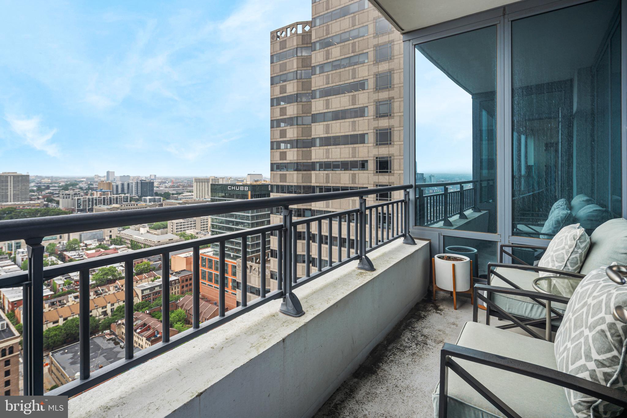 2101 Market St #2801