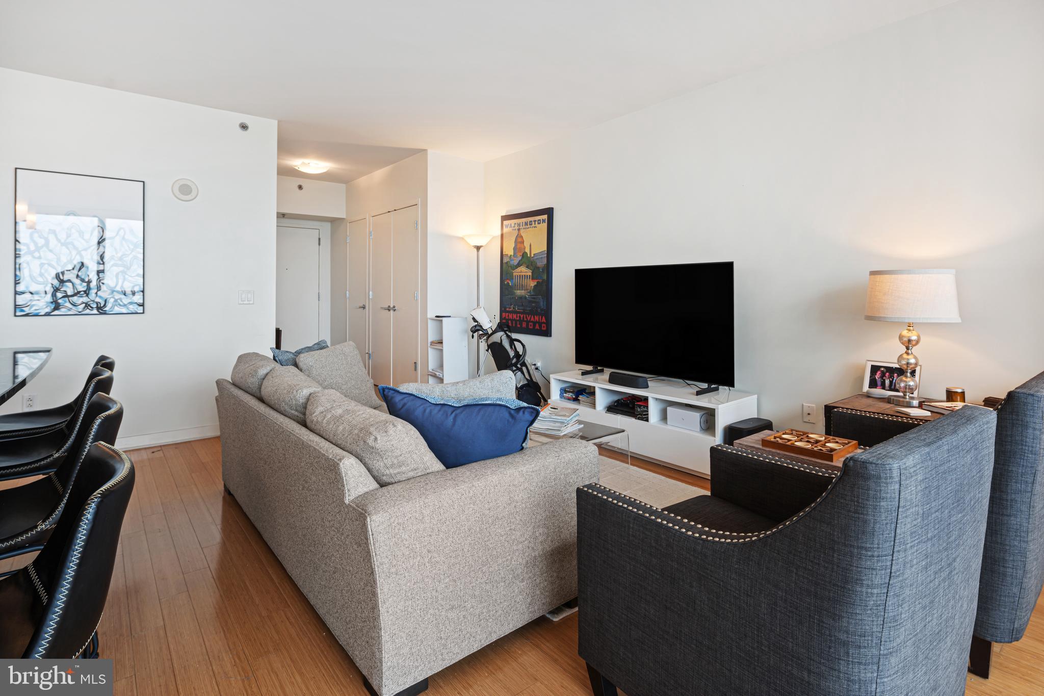 2101 Market St #2801