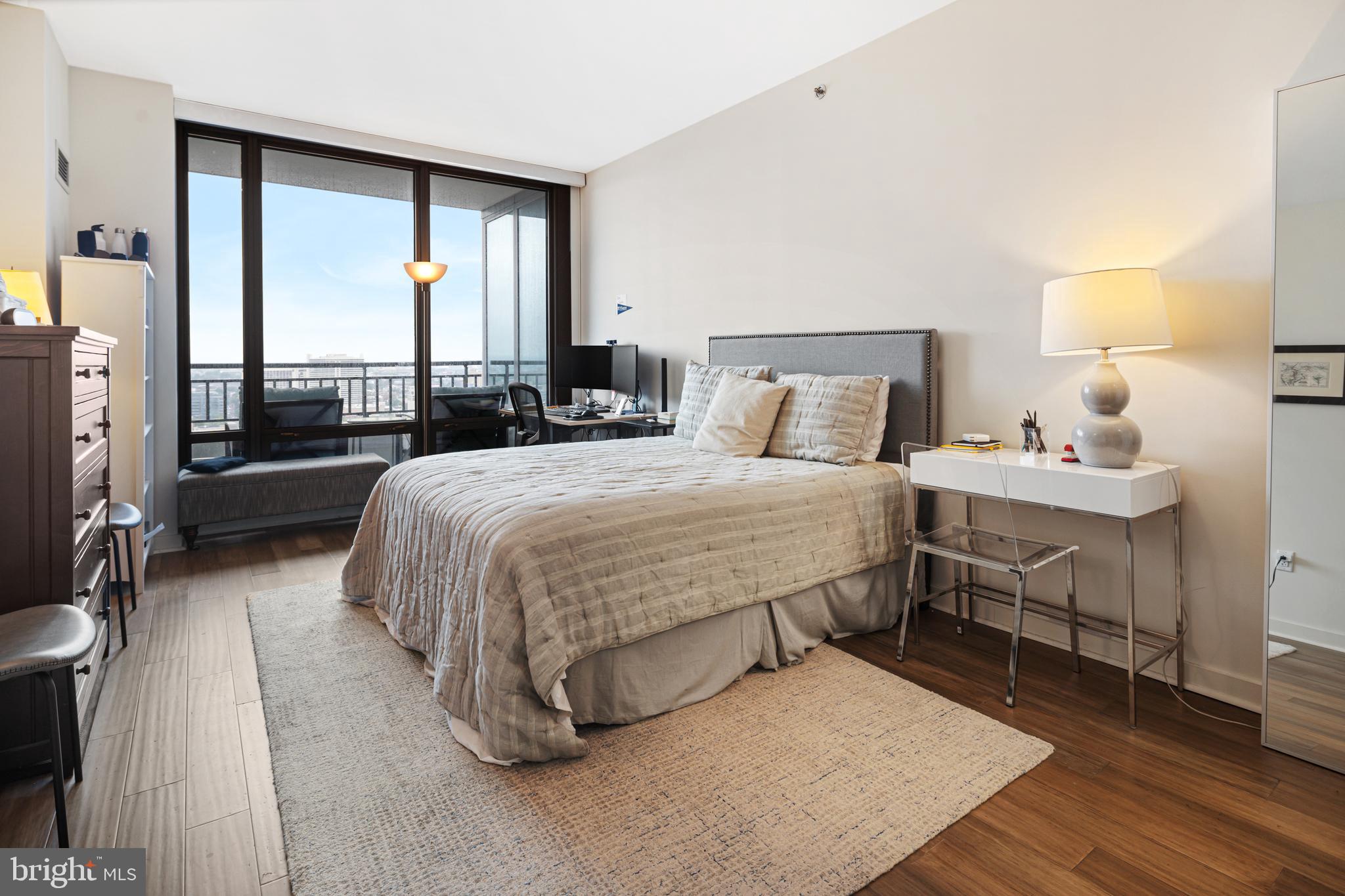 2101 Market St #2801