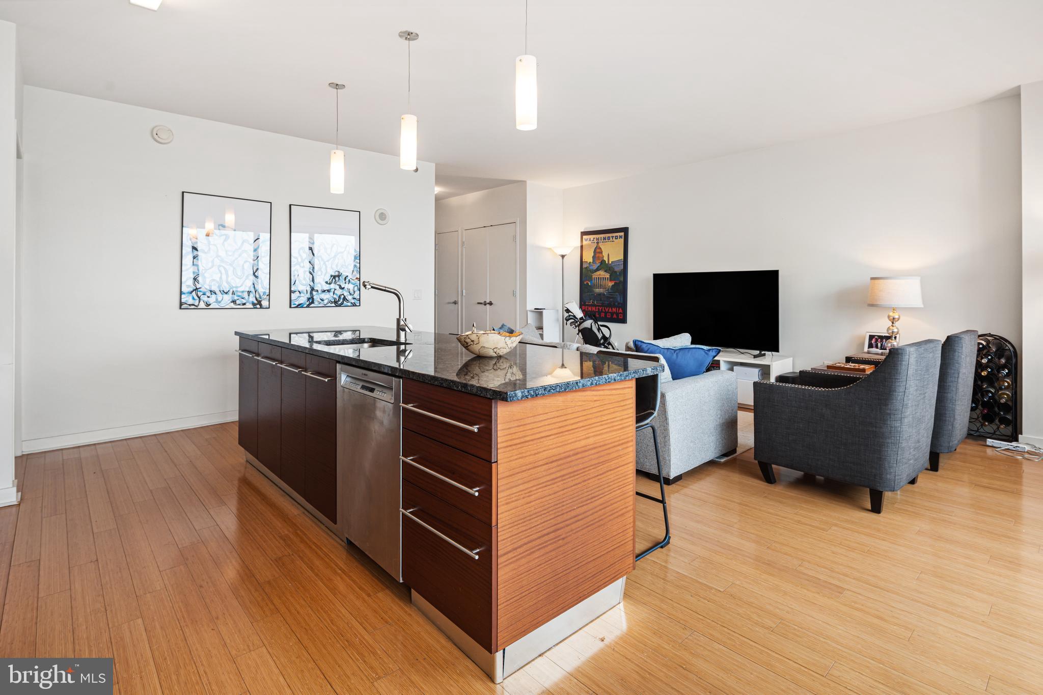 2101 Market St #2801