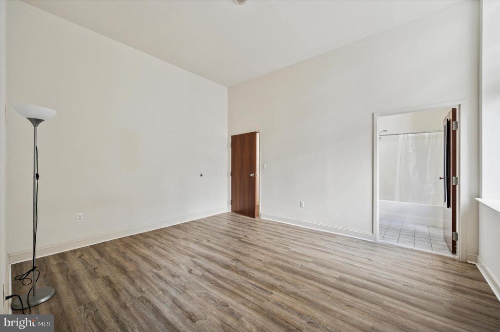 1001 CHESTNUT STREET 13 904W