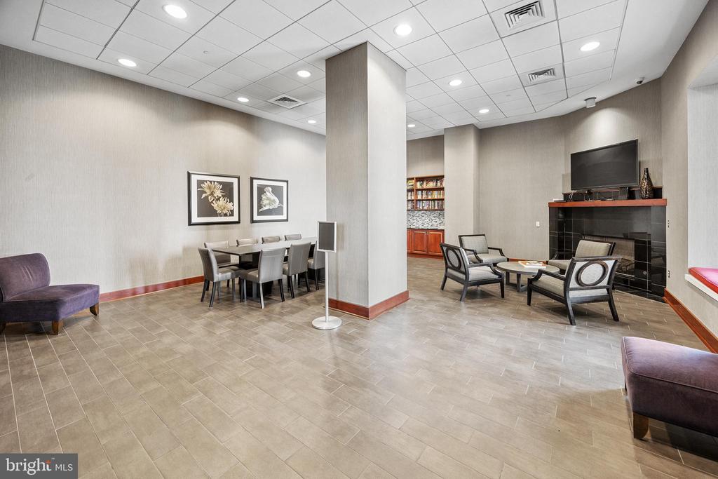 901 N Penn St #P506