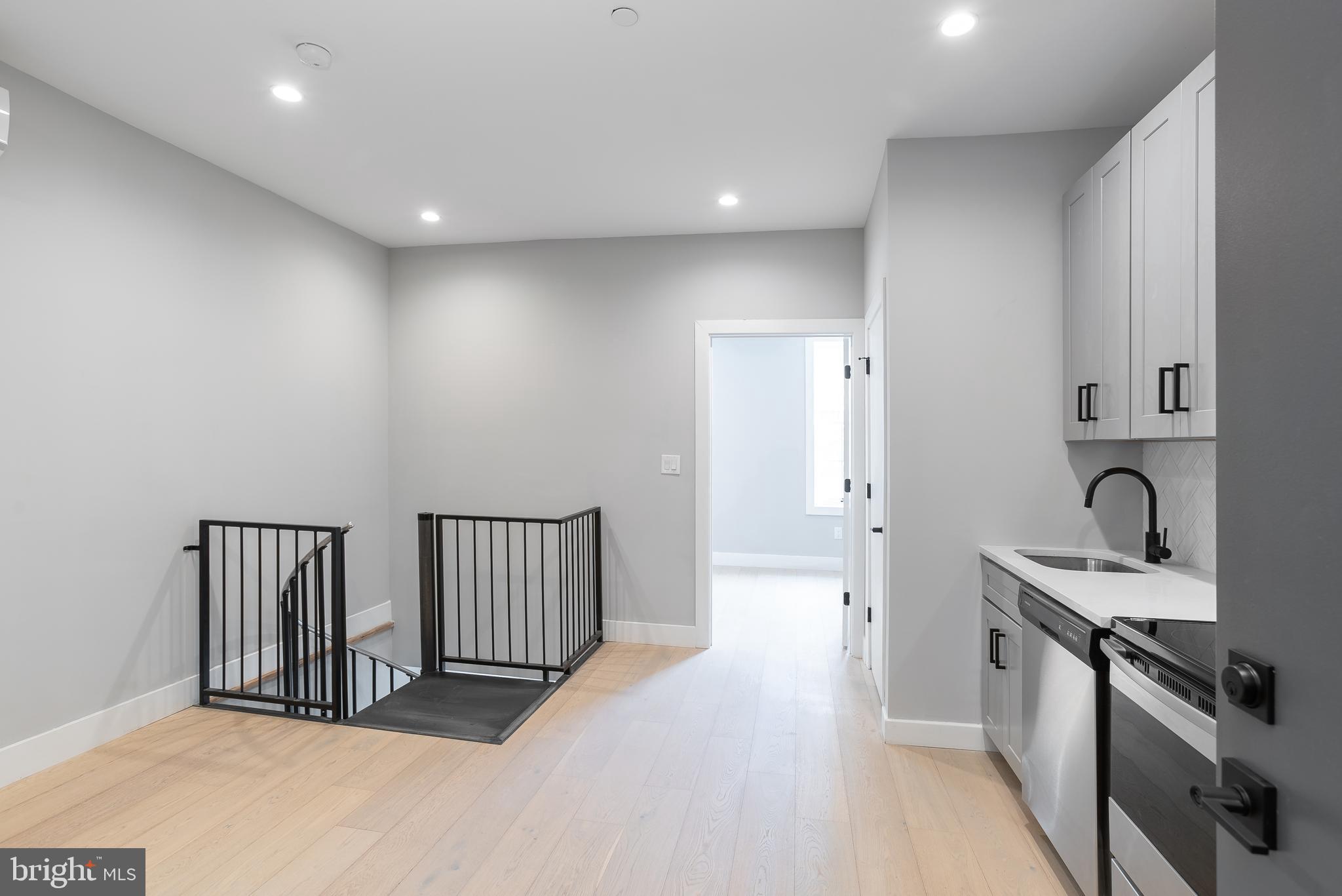 1707 RITTENHOUSE SQUARE 1F