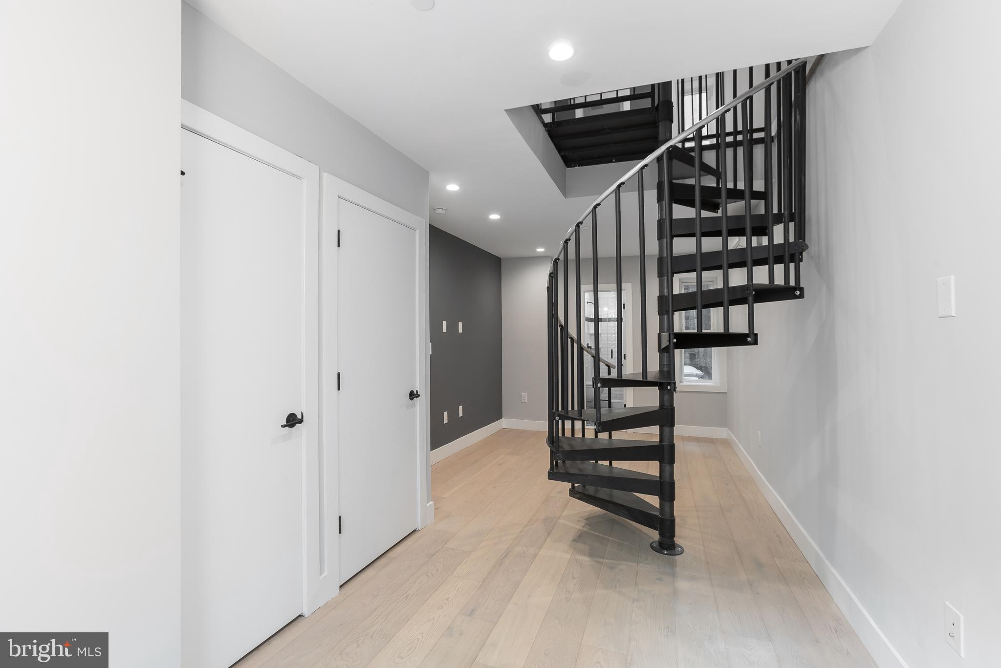 1707 RITTENHOUSE SQUARE 1F