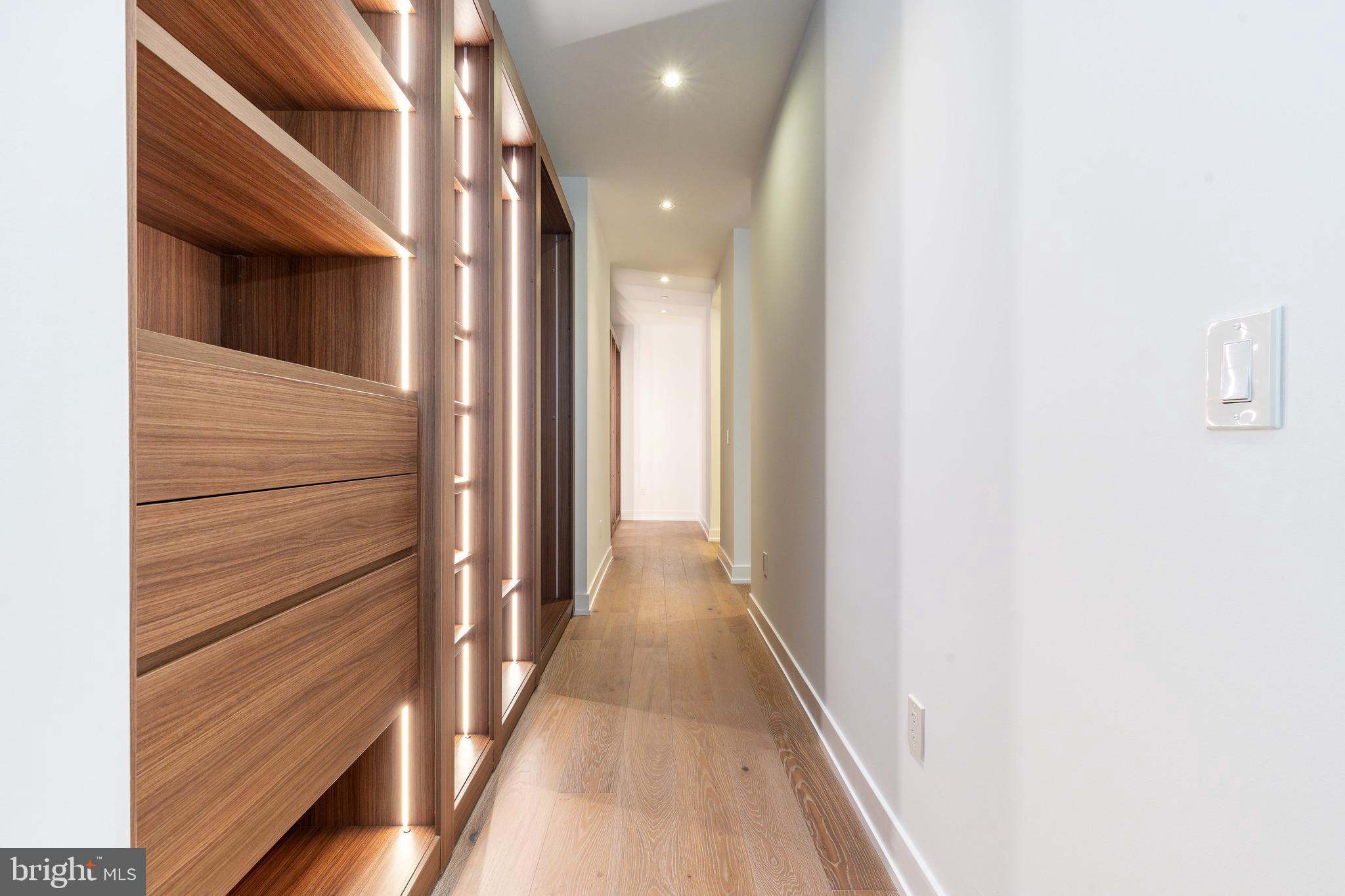 2108-10 Walnut St #401