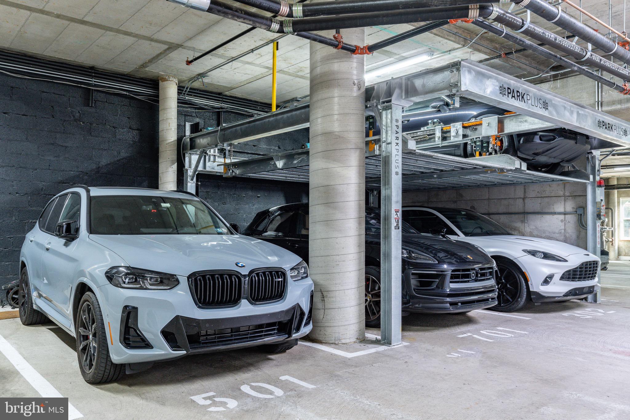 2108-10 Walnut St #401