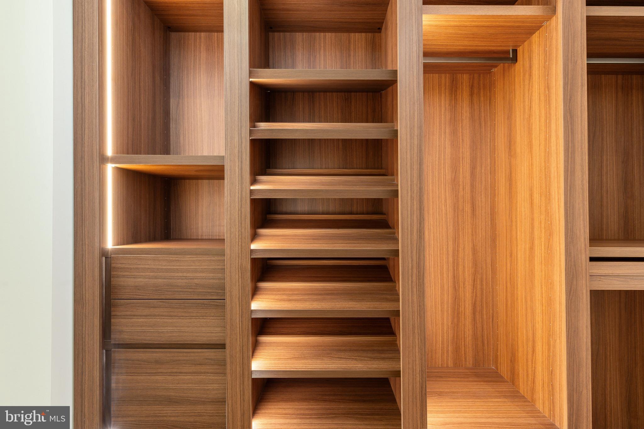 2108-10 Walnut St #401