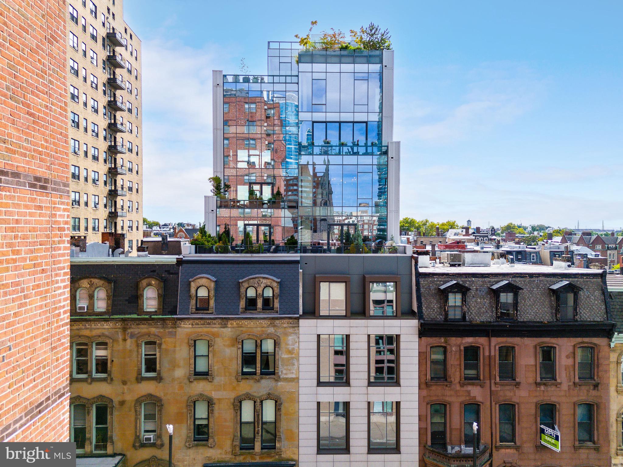 2108-10 Walnut St #401