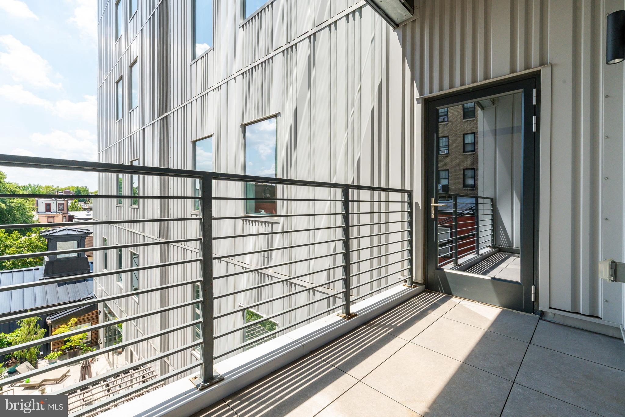 2108-10 Walnut St #401