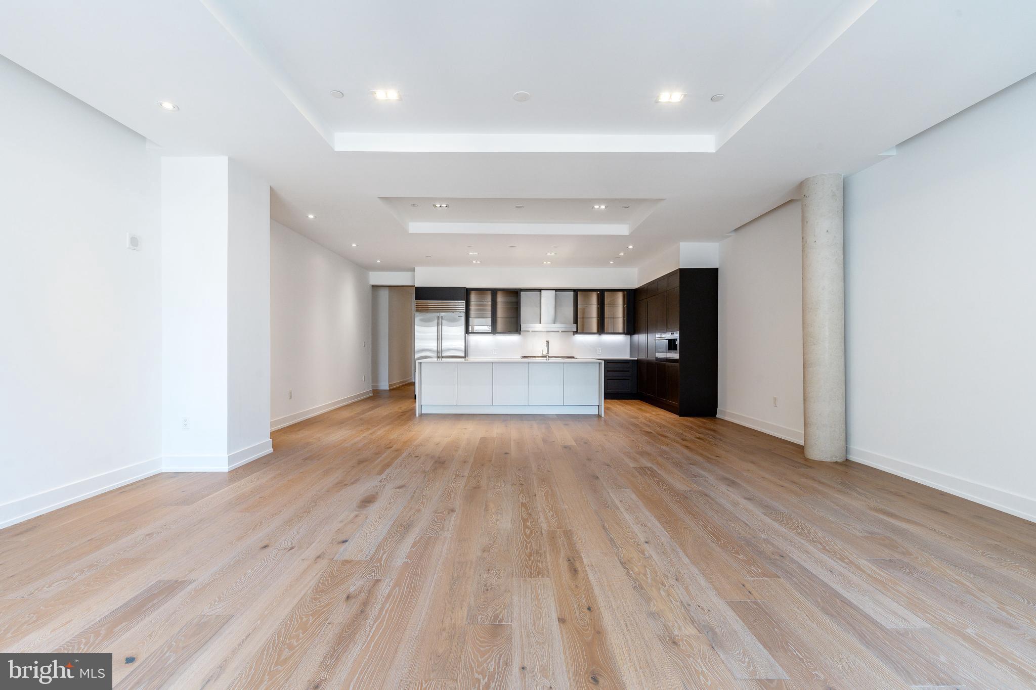 2108-10 Walnut St #401