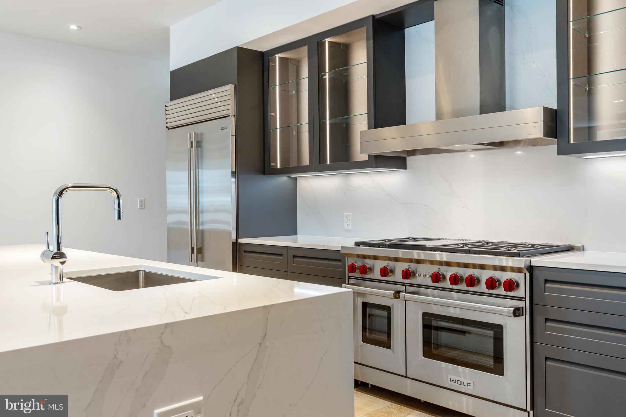 2108-10 Walnut St #401