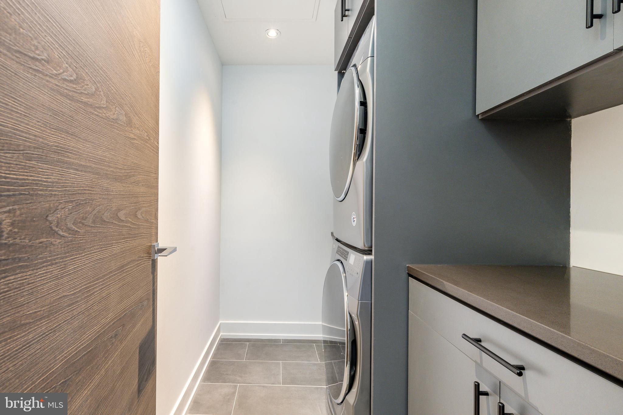 2108-10 Walnut St #401