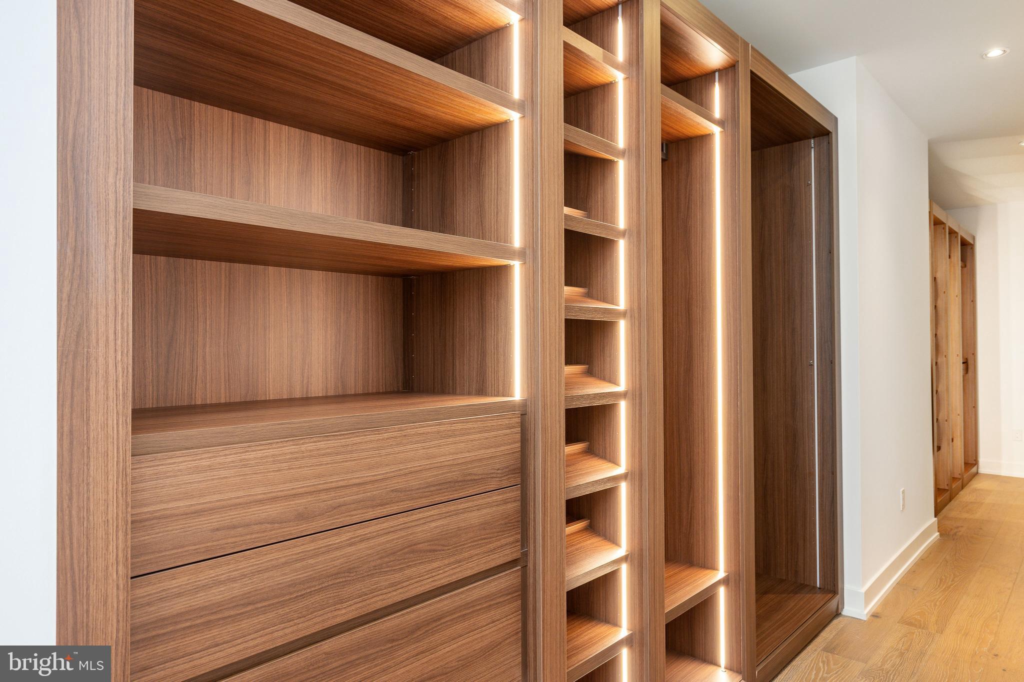 2108-10 Walnut St #401