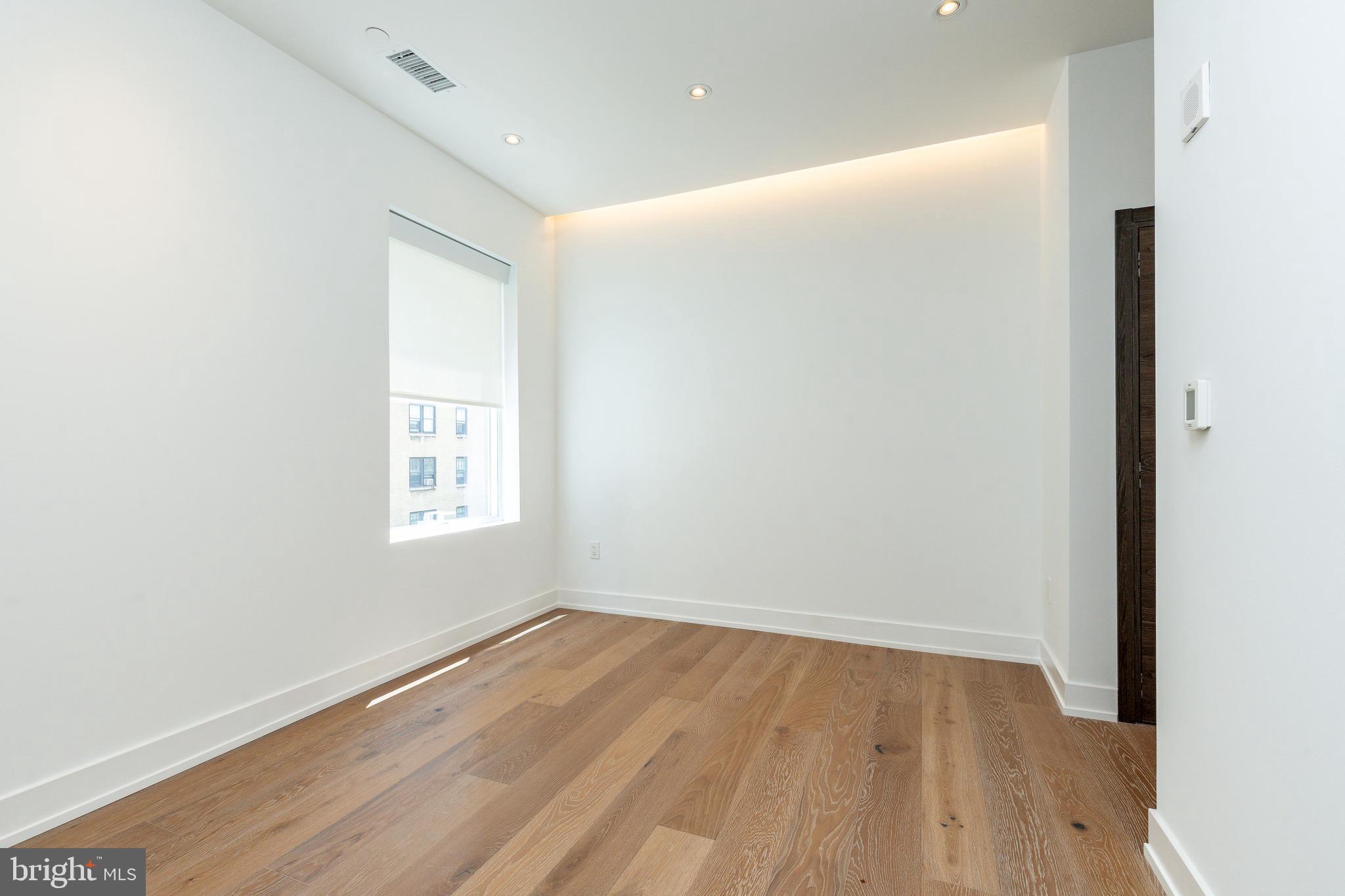 2108-10 Walnut St #401