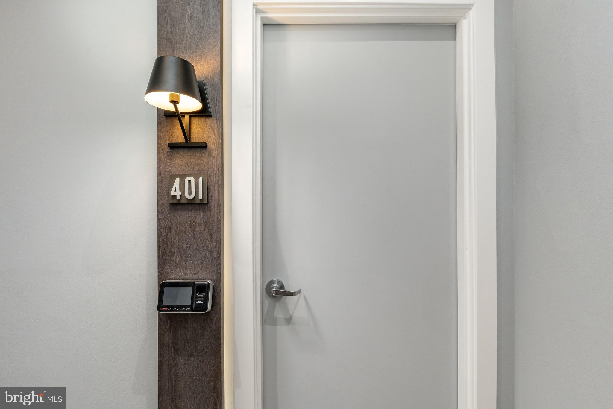 2108-10 Walnut St #401